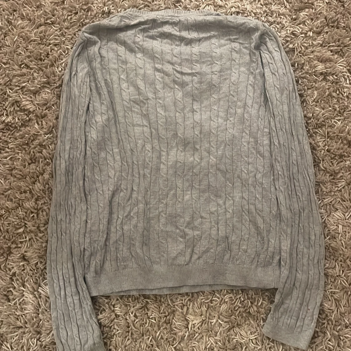 Grå stickad tröja - 90