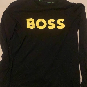 Boss tröja  - En Hugo boss tröja i storlek S