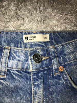 Jeans Gina tricot  - I storlek 30