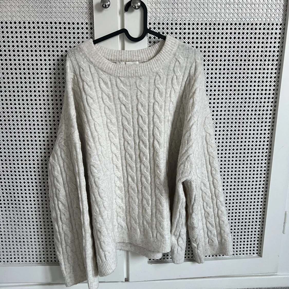 Kabelstickad tröja