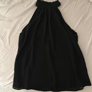 Topp - Topp från h&m storlek s. Knappt använd toppskick