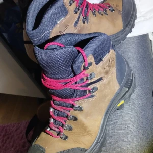 Keyland känga gore-tex (som nya) 40 - Mycket fina. Endast använda någon enstaka gång. Inget slitage alls.  Nypris ca 1700kr