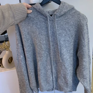 Stickad hoodie - Stickad hoodie från Lindex.