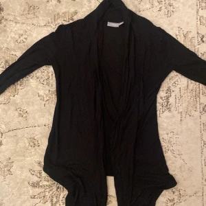 Tunn kofta Lindex - Svart tunn kofta från Lindex, storlek S.