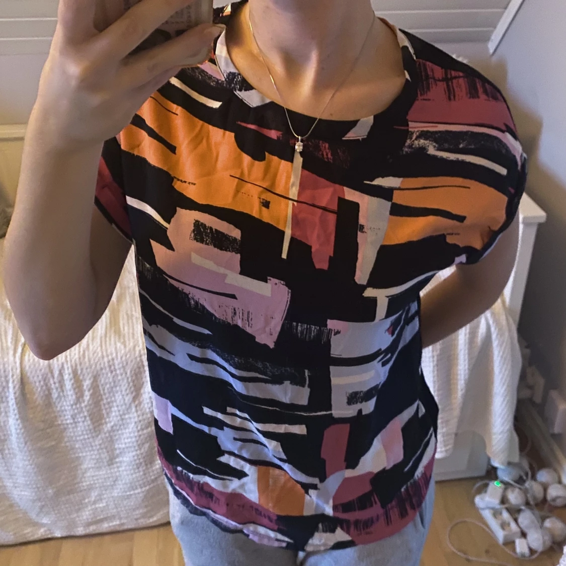 T-shirt med abstrakt mönster - 90