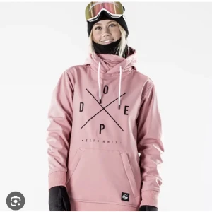 Dope jacka - Säljer min dope skidjacka, den är super fin och jättebra skick! Tryck ej på köp nu!!! Skriv för fler bilder