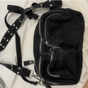 Väska - Den är typ ny har använd den några gånger bara