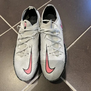 Fotbollsskor  - Fotbollsskor i fint skick. 