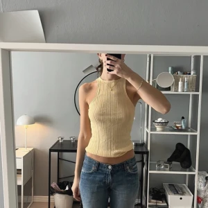 Gult linne från H&M  - Mycket bra skick! Endast använd någon gång