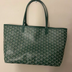 Goyard väska  - Säljer denna goyard väska aldrig använd har dust bag till