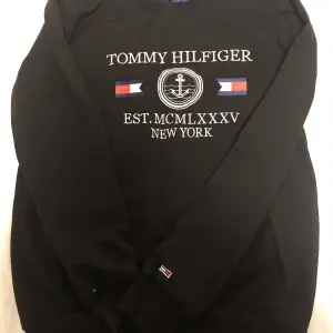 Hej säljer min Tommy hilfiger tröja som är använd få gånger.vid frågor eller funderingar så skriv gärna till.