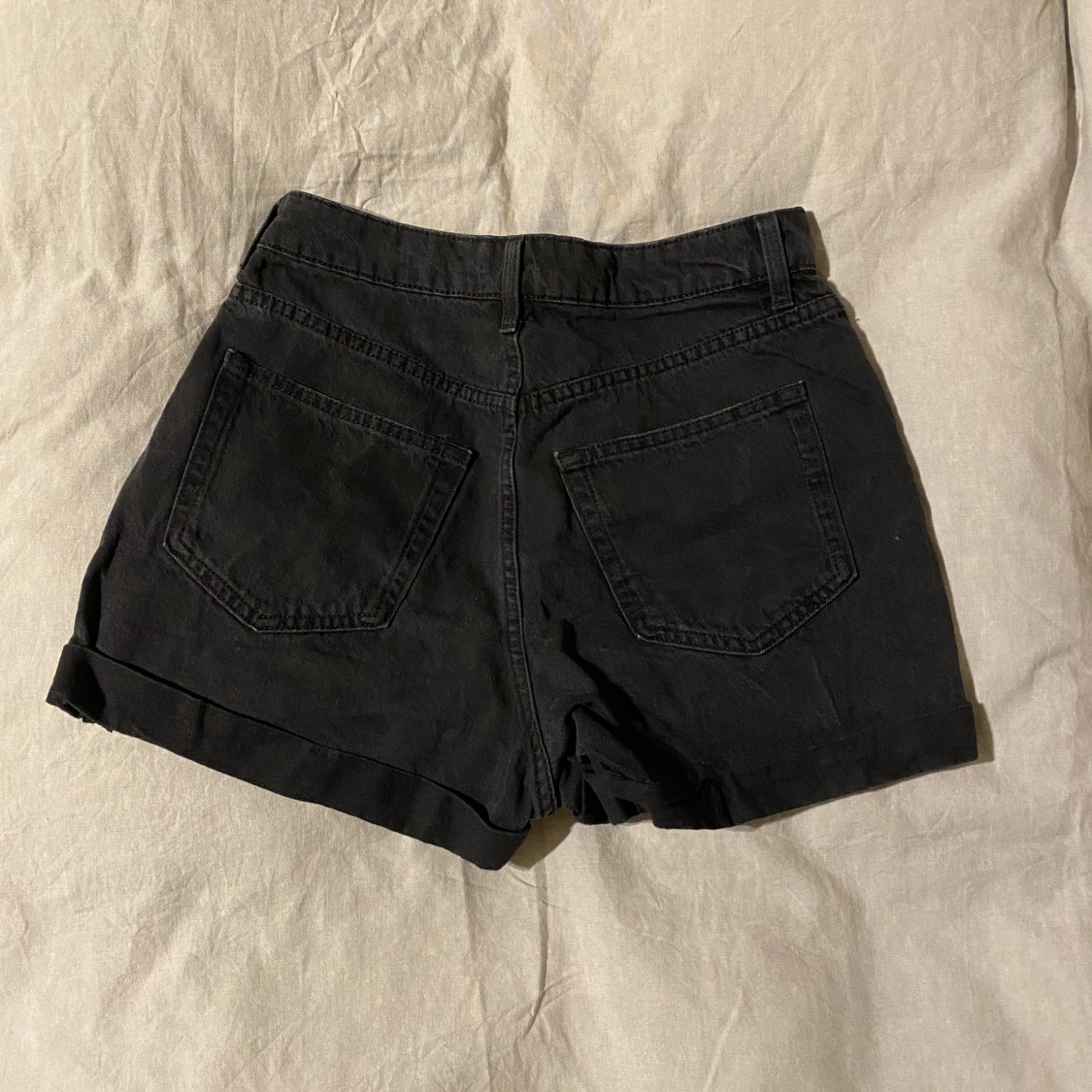 Svarta jeansshorts  - 90