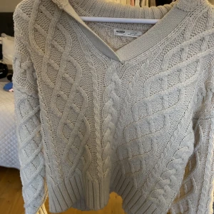 Så snygg stickad!!! - Jättesnygg tröja från pull&bear. Storlek xs. Kom privat för mer info och bilder ❤️