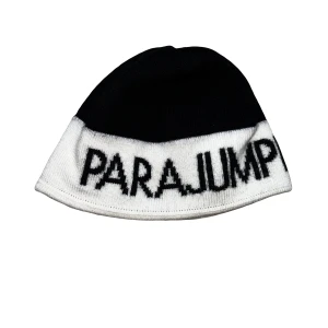 Parajumpers mössa - Clean parajumpersmössa perfekt nu i vinter. Köpt på triangeln i Malmö men använder nt längre.
