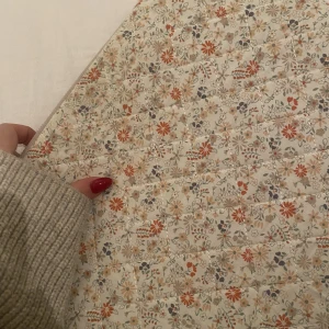 gulligt datorfodral - gulligt datorfodral från blomz🩷 nyskick! 