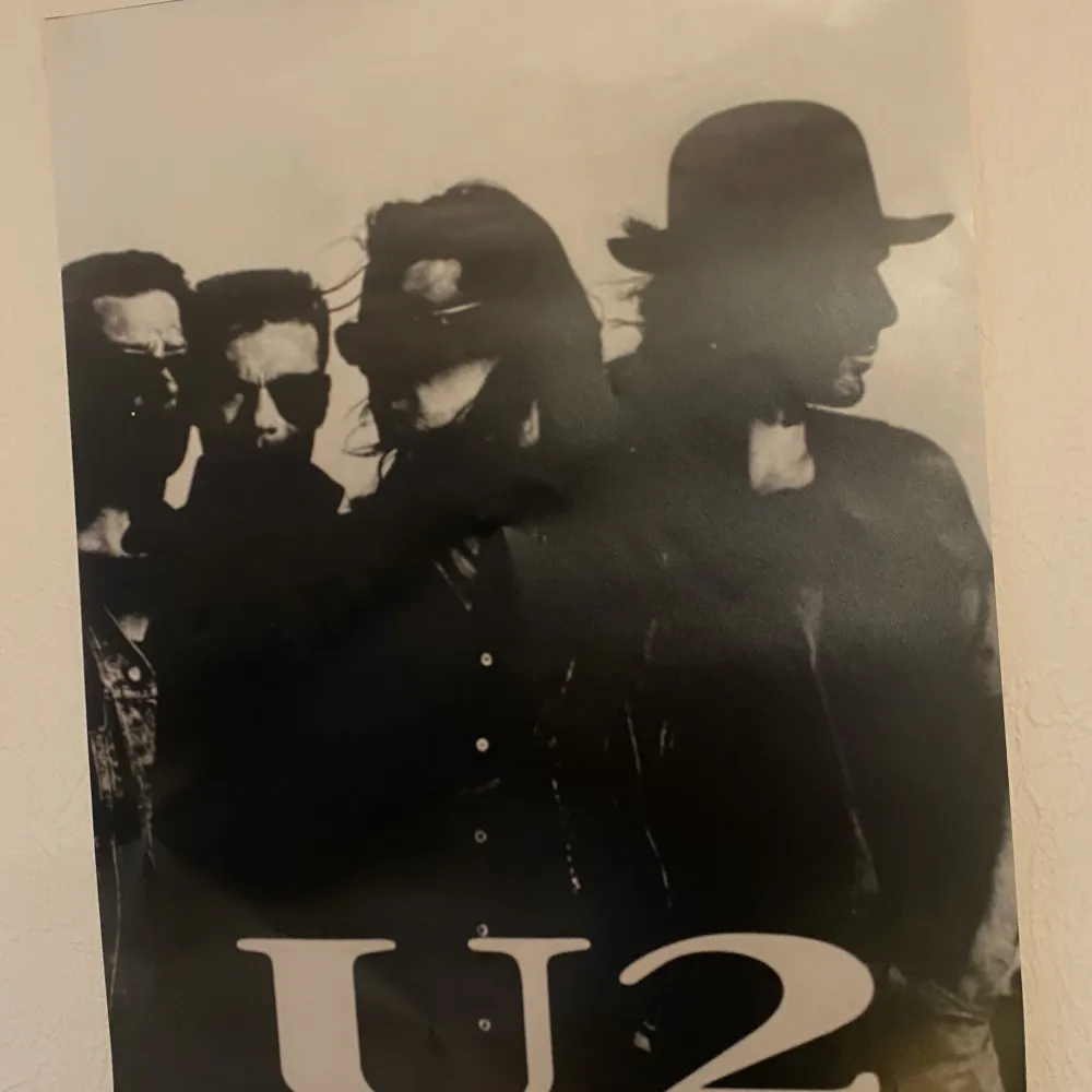 U2 poster i storlek 60x40!. Övrigt.