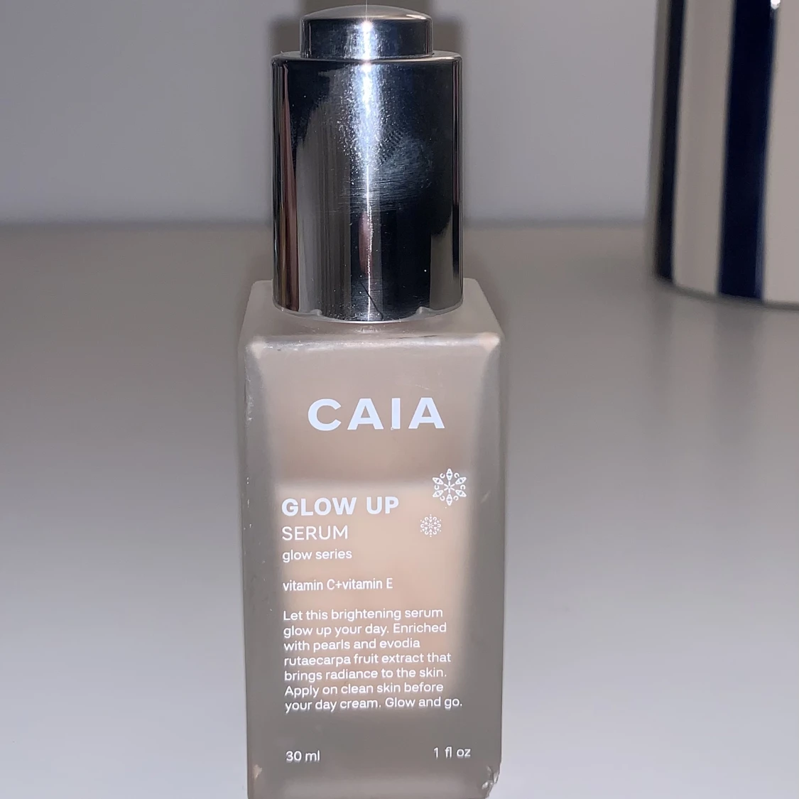 Caia Glow up serum
