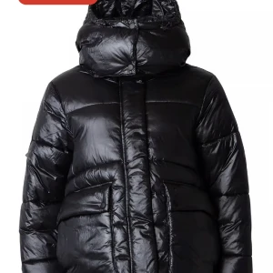 Indiska jacka  - Hejj! Säljer nu denhär trendiga pufferjackan från indiska då den är något stor på mig. Prislapp kvar!Jätte snygg och puffig jacka som passar perfekt nu till vintern💗 Bara att höra av sig vid frågor. Buda på!💗 Nypris: 899kr💗