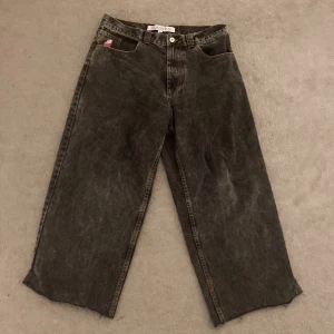 UTSVÄNGDA BIGBOYSSS - tja! ett par feta orginal logga bigboys för feta men blev för korta för mig när jag skulle sy om. nån som är under 170 eller runt där sitter de prima på! 