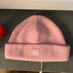 Acne mössa, oanvänd, one size, originalpris:1000kr