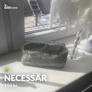 Necessär ✨✨ - Super fin necessär som jag har köpt är på Plick 😻😻