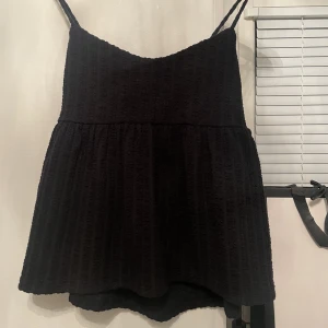 Gullig topp - Aldrig använd