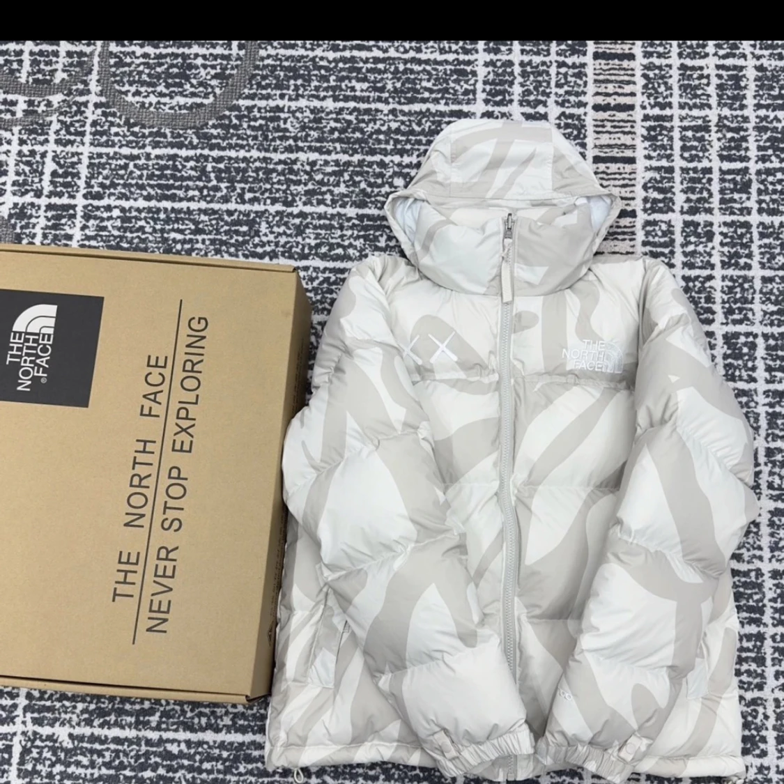 NORTH FACE x KAWS (helt ny) - 91