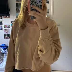 Tröja - Storlek L men skulle säga att den även passar xs, s, m också🌸