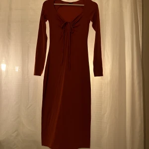 Koppar färgad klänning  - Använd en gång❤️