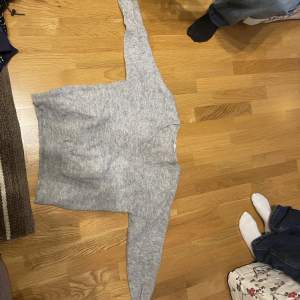 Fin och sparsamt använd ull tröja från Selected femme