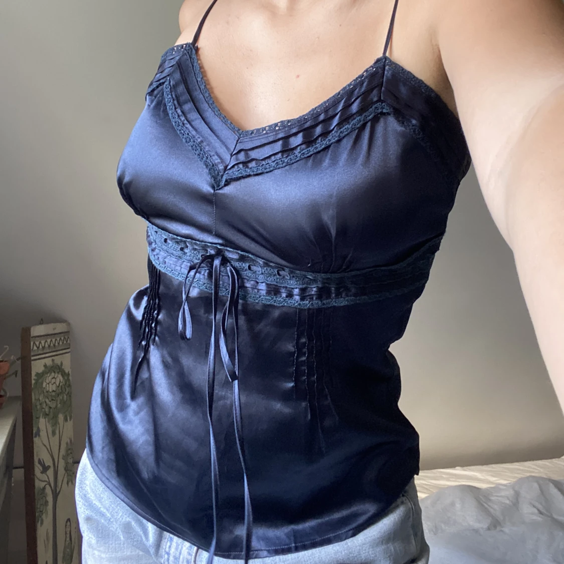 Blå topp i satin 