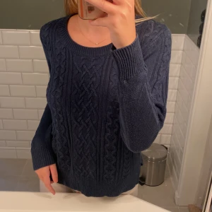 Marinblå långärmad  - Superfin!💙 Pris kan diskuteras. Inga defekter eller skador. 