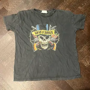 Guns n’ Roses merch från Mango. Storlek M