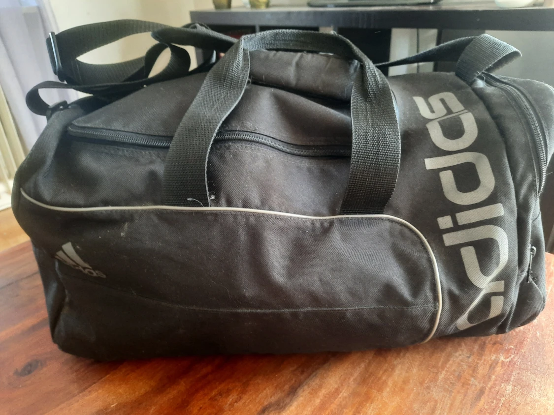 Adidas träningsväska