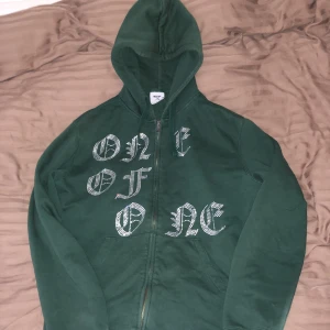 One Of One  - One Of One hoodie storlek L  retail 1300 mitt pris 400