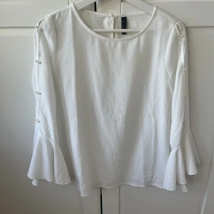 Vit blus - Jätte fin blus i skönt material