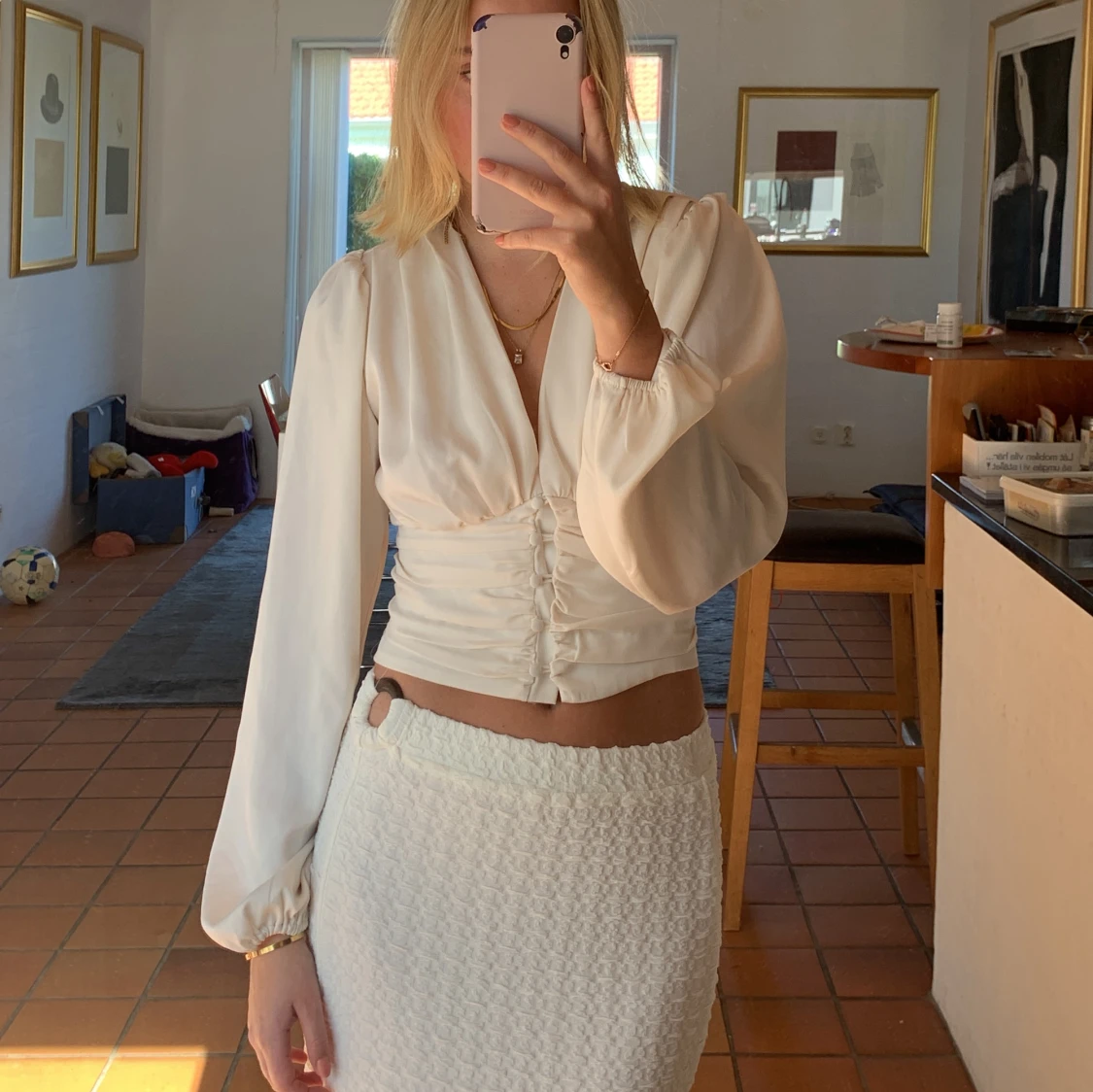 Vit blus med knappar - 91