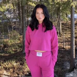 Stronger mjukisset storlek xs - Rosa set från stronger. Slutsålt på hemsidan och riktigt skönt och fin färg.