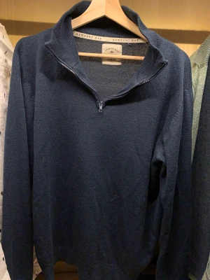 Halfzip - Snygg halfzip i storlek L