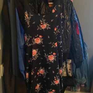 Klänning  - Ny skick 