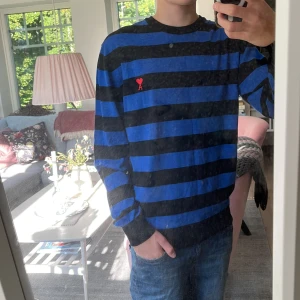 Ami tröja  - Sjukt snygg ami tröja i stl S, cond 9/10. Mitt pris 1,500 och nypriset är ca 4000. Allt gott, MVH Simon 