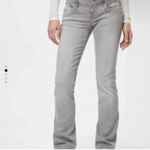 Ljusgrå lågmidjade Ltb jeansen!! - Intressekoll på dessa superfina lågmidjade Ltb jeansen. Dom är superfina men tyvärr lite för små för mig. Skriv prisförslag🥰
