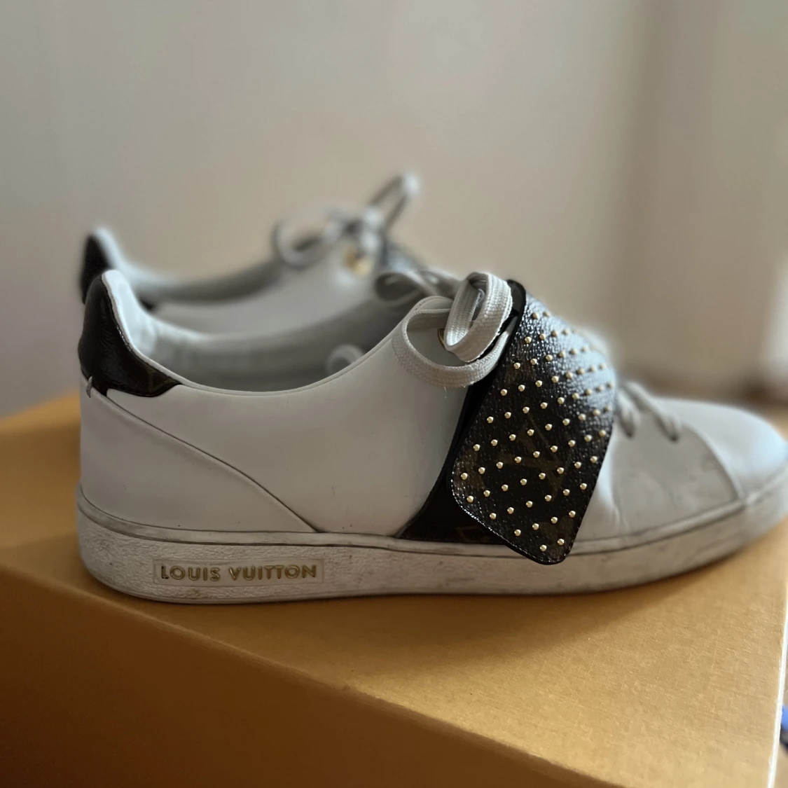 Loui Vuitton sneakers  - 90