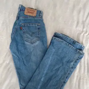 Lågmidjade Levis jeans, W 25 L32