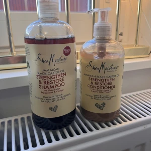 Shea Moisture schampo & balsam - Shea Moisture schampo och balsam, endast testade en gång. 
