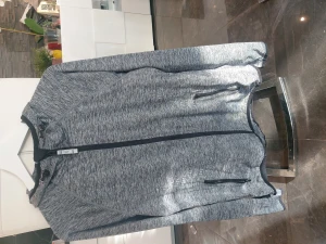 Trännings jacka  - Trännings jacka I storlek M. Väldig bra skick 