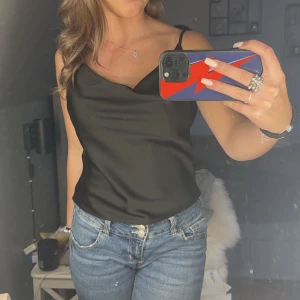 Linne - Säljer detta jätte fina linne från GinaTricot i storlek 36💗