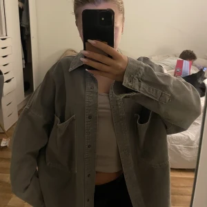 Zara jacka/overshirt - Knappt använd då den är för stor för mig Köpare står för frakt❤️