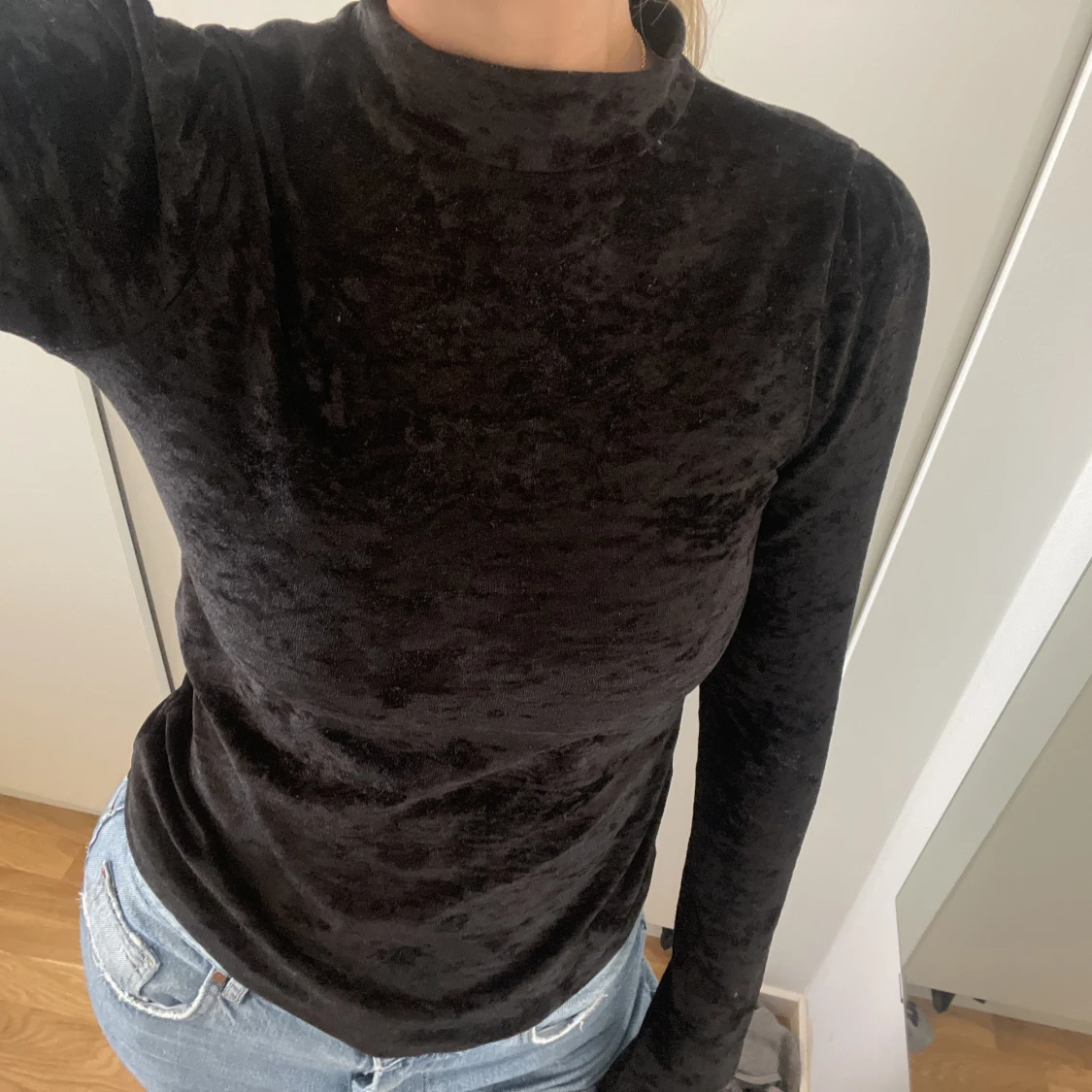 Långärmad festtopp i sammet.  - 90