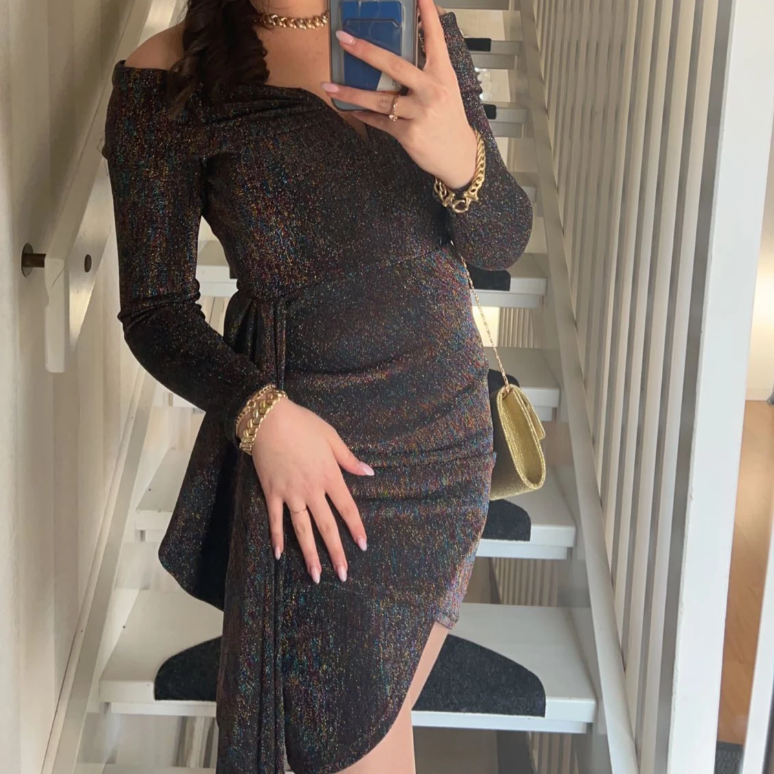 Kortklänning med detalj på sidan